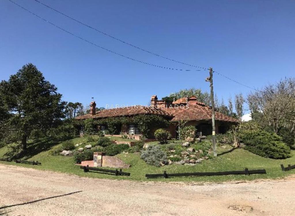 Casa de 3 dormitorios en venta en La Barra, Punta