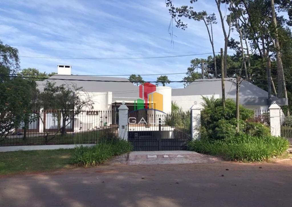 Vende espectacular casa en Lugano de 3 con y