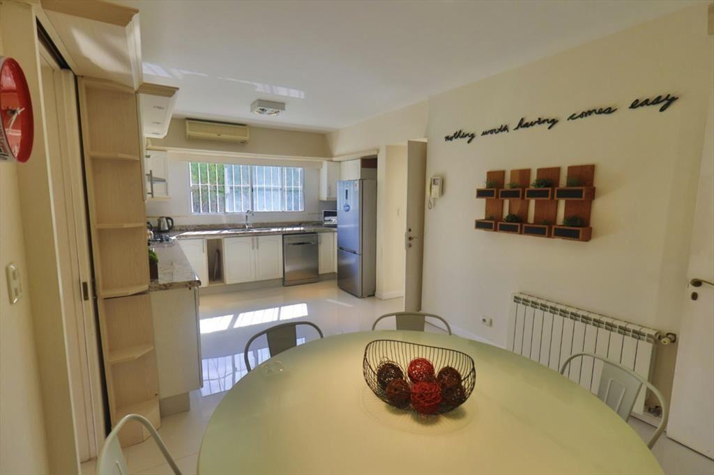 CASA EN VENTA 5 DORMITORIOS A METROS DE LA PLAYA