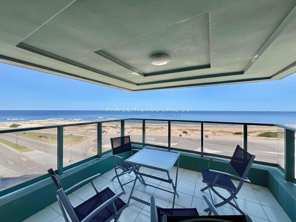 Apartamento en venta de 3 dormitorios + en Punta