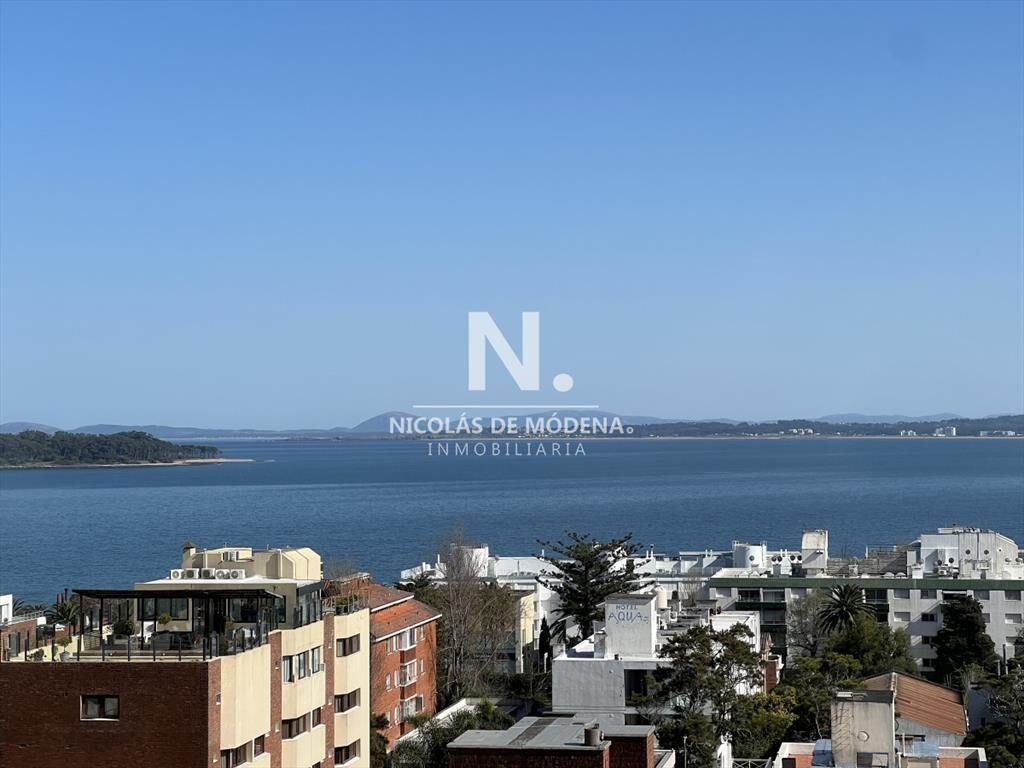 Venta de apartamento en Peninsula-Punta del Este.