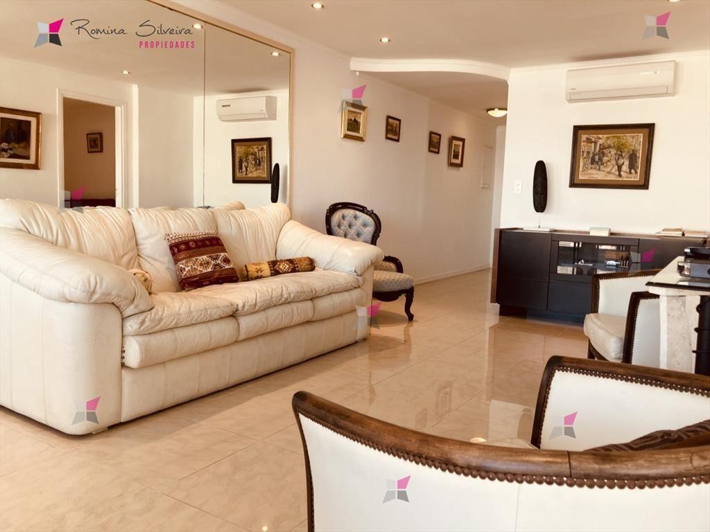 Alquilo apartamento con vista al mar de 2 dormitorios y med