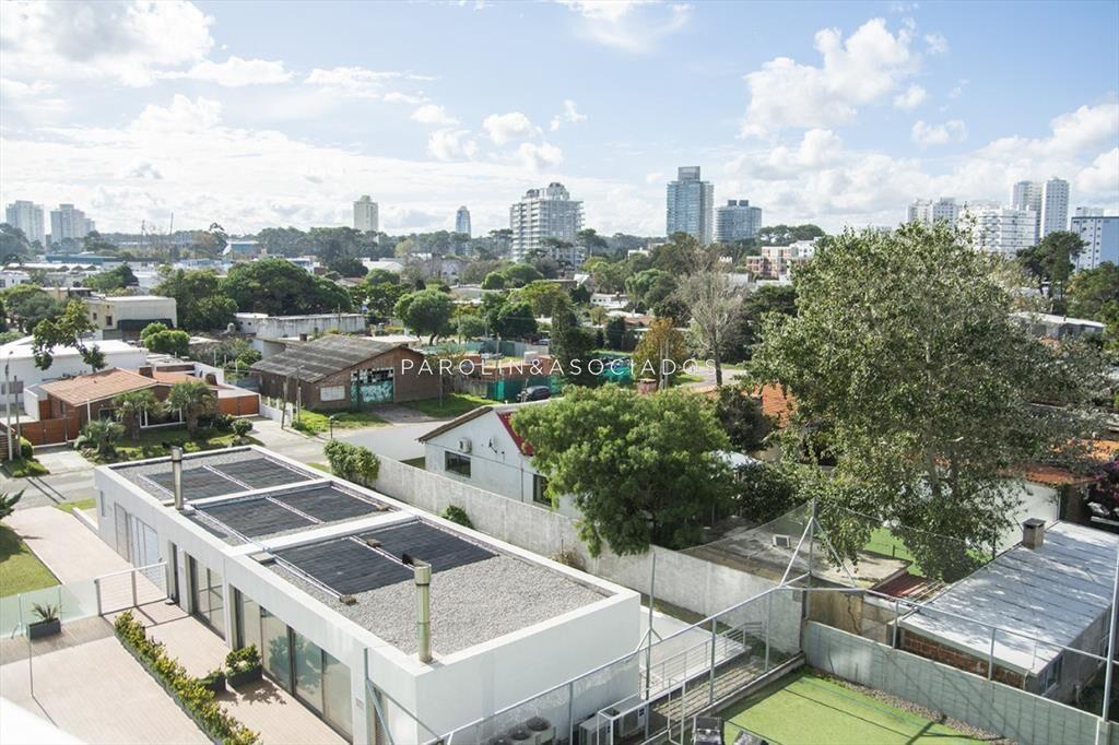 Apartamento de 2 dormitorios en venta en Punta