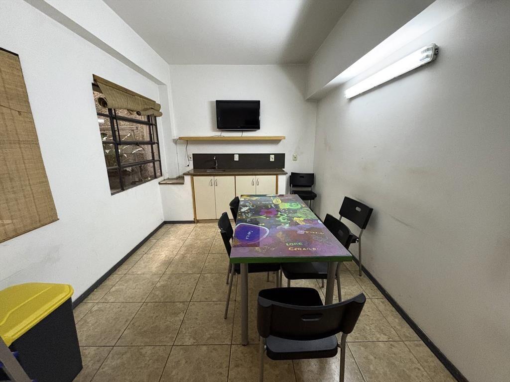 Alquiler  Oficina 334 m2, dos plantas en Ciudad Vieja