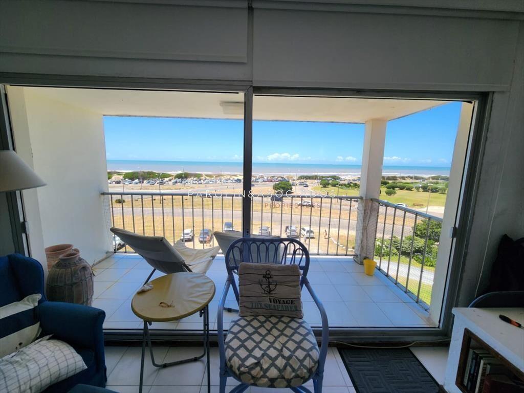 Apartamento en venta de 3 dormitorios en playa Brava, Punta