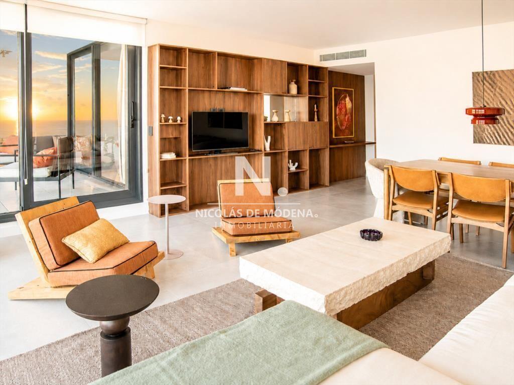 Vende apartamento de 3 dormitorios en suite en al