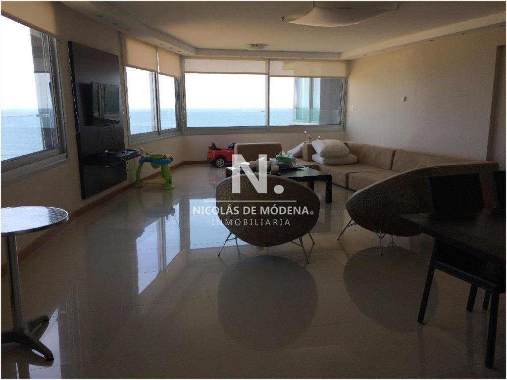 Vende gran departamento en Tiburon III, Punta del