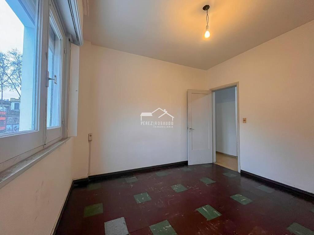 Venta apartamento 3 dormitorios al frente. Tres Cruces