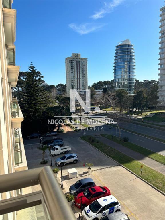Apartamento en venta en excelente ubicacion, 2 dormitorios