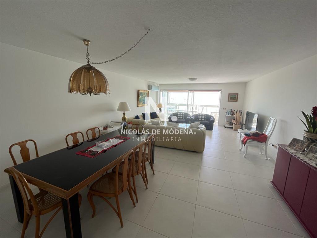 Apartamento de 3 dormitorios en Edificio Torreon , Playa Ma