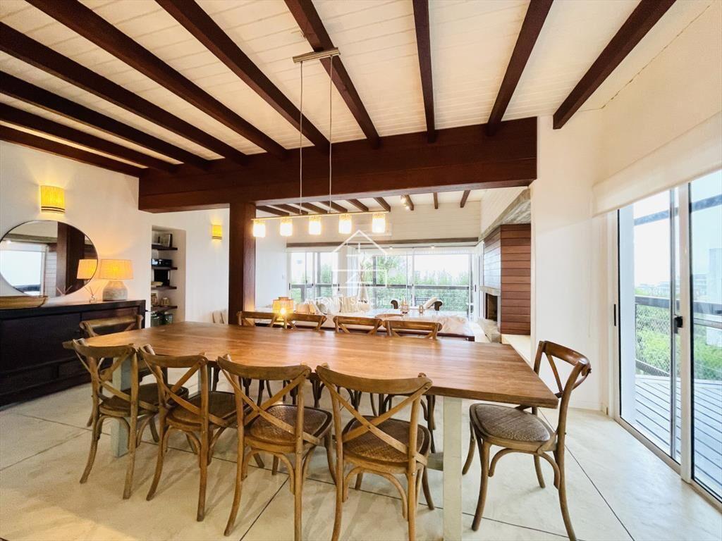 Excelente Casa de 5 Dormitorios en Manantiales, Punta del E