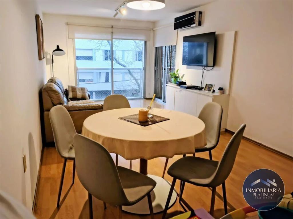 Apartamento en venta c/ cochera en Punta Carretas