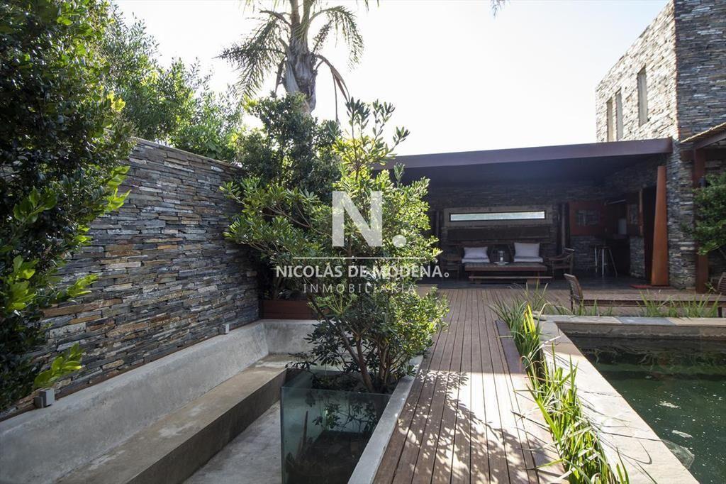 Iluminada y amplia casa en venta El Chorro