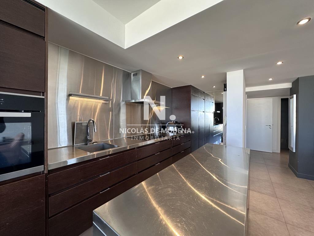 Vende apartamento unificado en Torre Yoo, Punta
