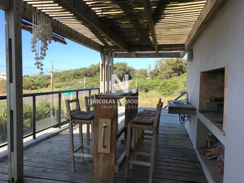 Espectacular casa frente al mar
