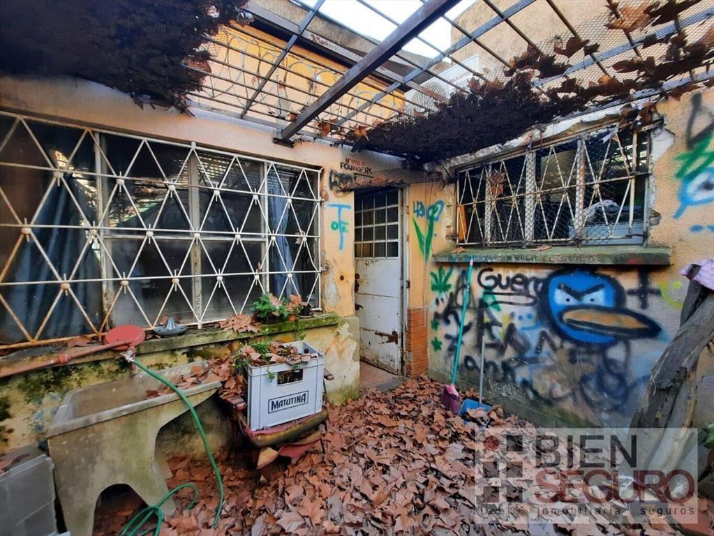 Casa, galpón y local comercial en venta en Colón