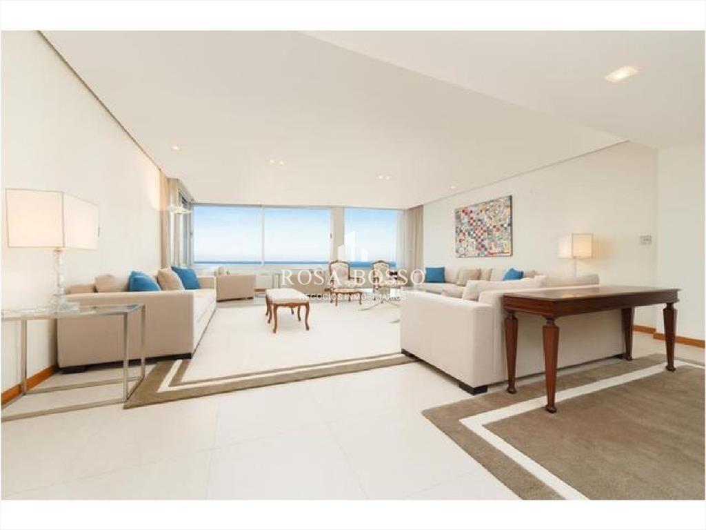 Apartamento en Brava, 4 dormitorios *