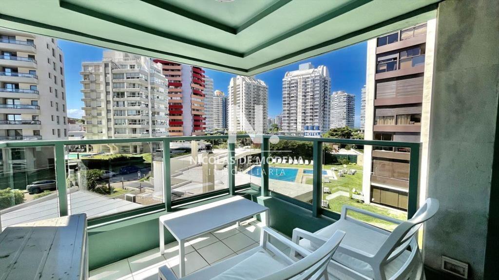 Apartamento de 4 dormitorios en venta, Brava -