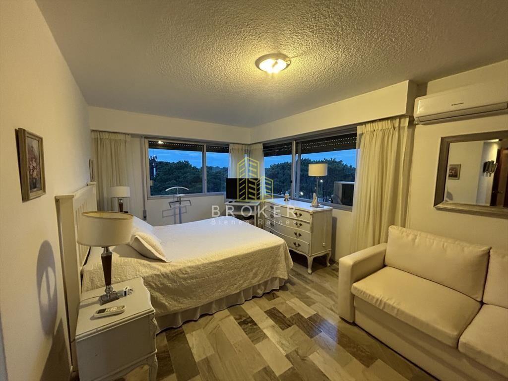 Venta de apartamento hecho a nuevo en una de las