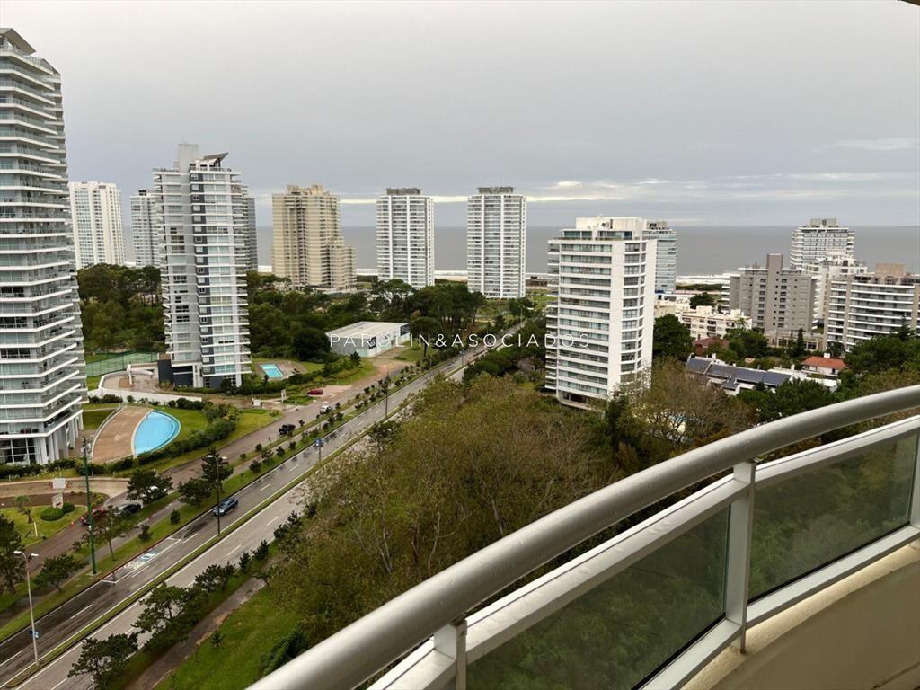 Apartamento en venta de 3 dormitorios Ocean Punta