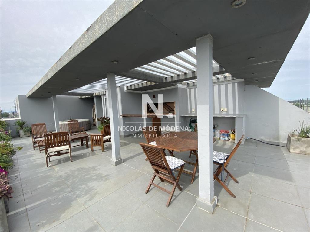 Vende apartamento PentHouse de 3 dormitorios en