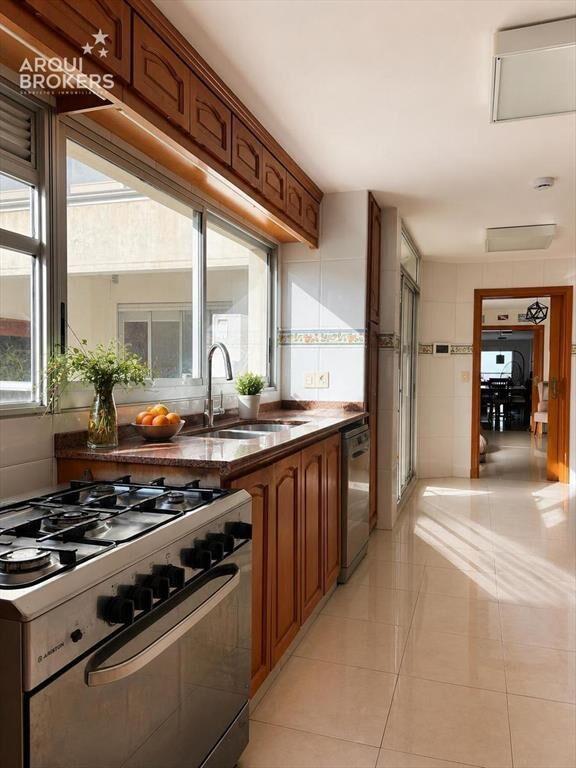 Apartamento de cuatro dormitorios en alquiler en rambla de