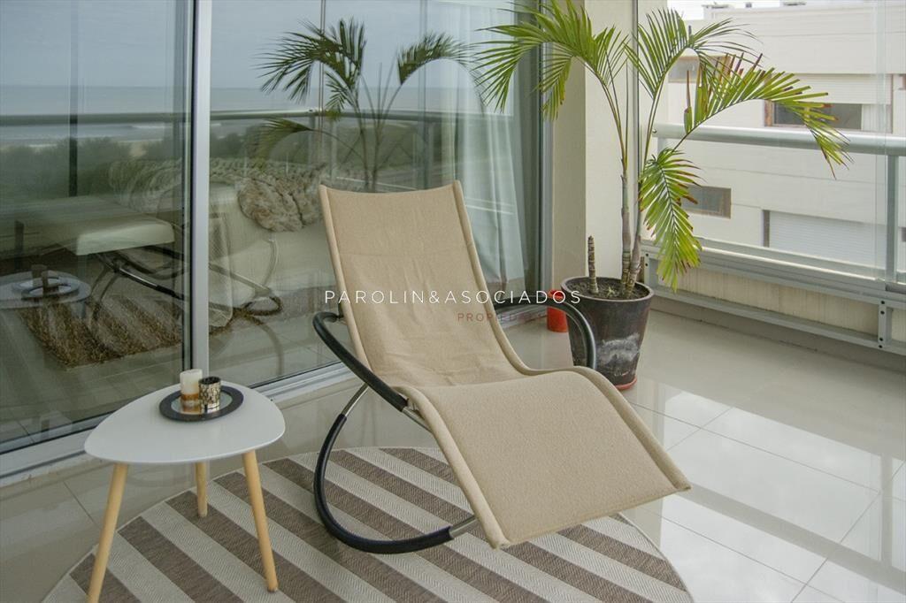 Espectacular apartamento en venta frente al mar