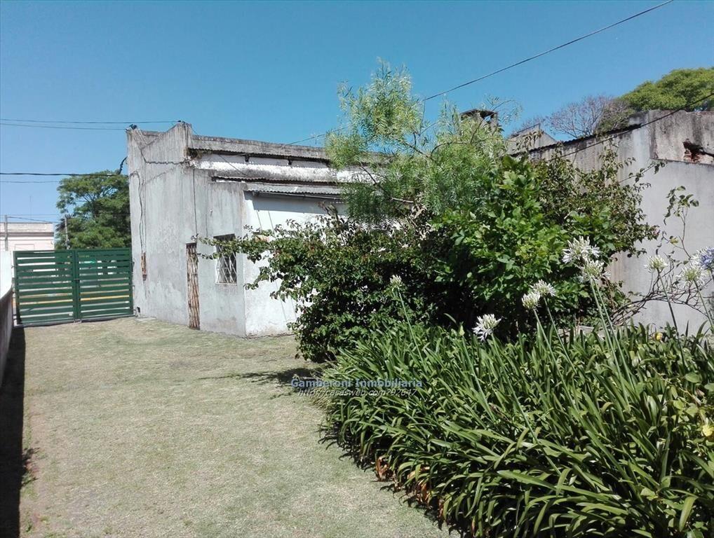 Venta de Casa en Colón, todo a reciclar, sobre Avda. Garzón.
