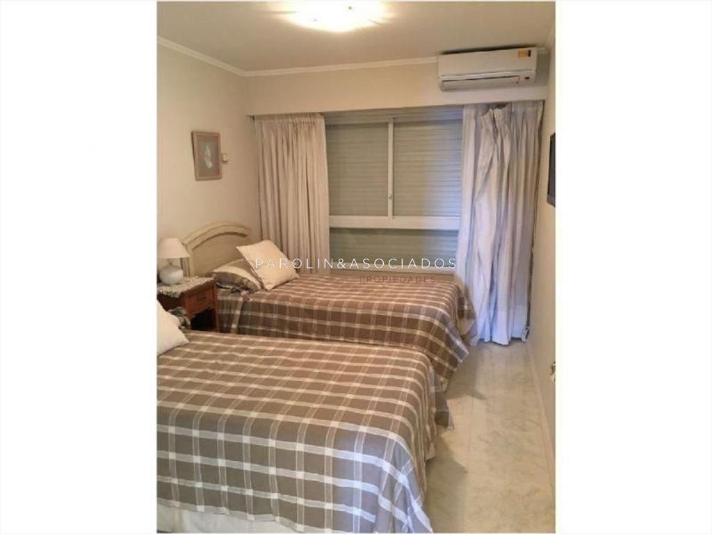 Apartamento de 3 dormitorios en Coral Tower, del