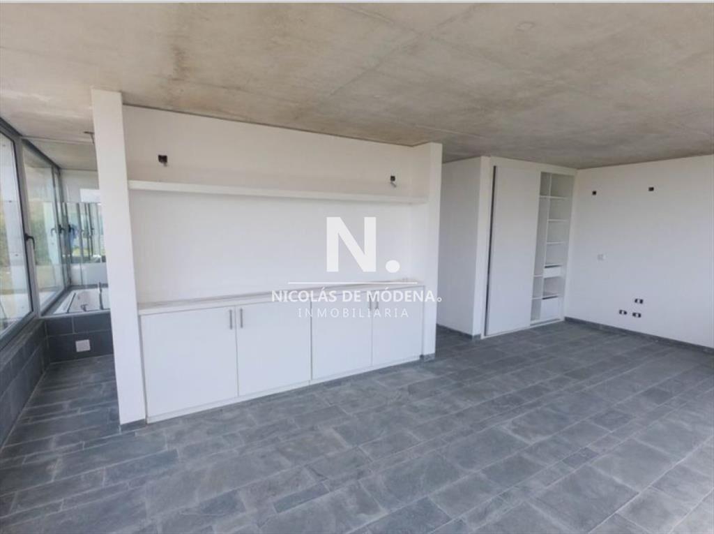 Vende apartamento con vista al mar en Punta de 3