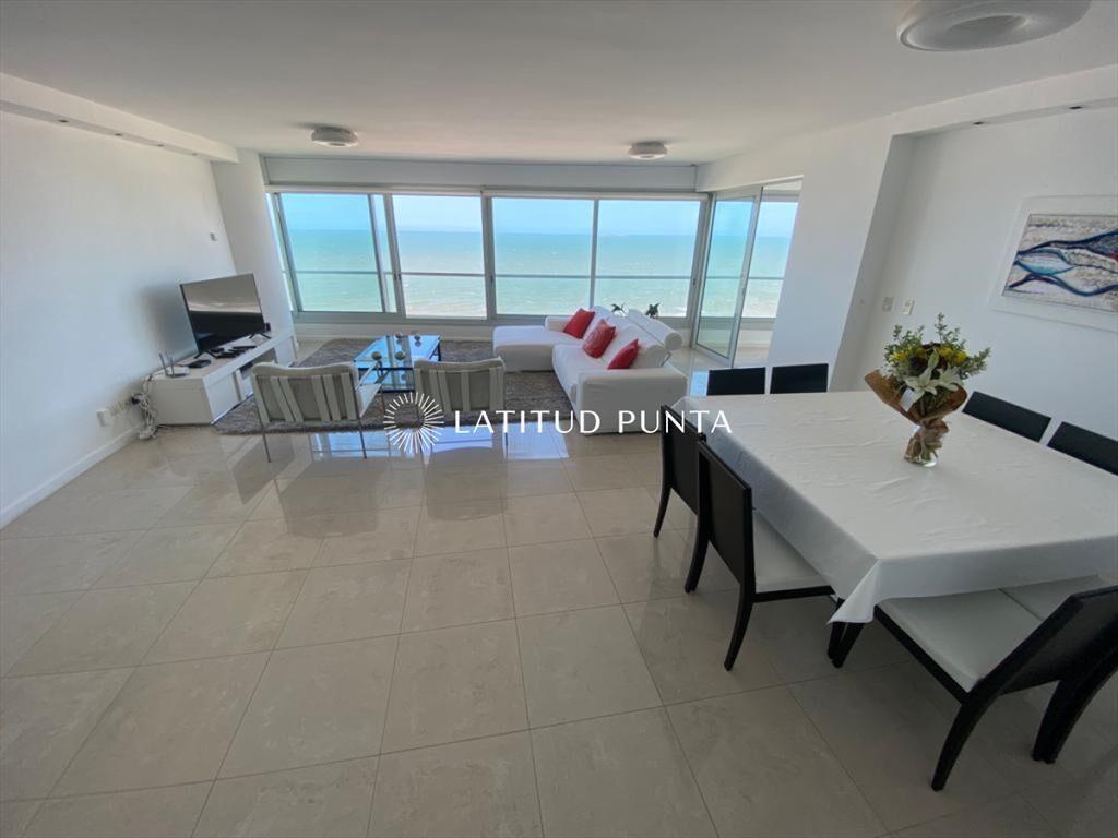Piso alto en Le Parc, 3 suites más dependencia