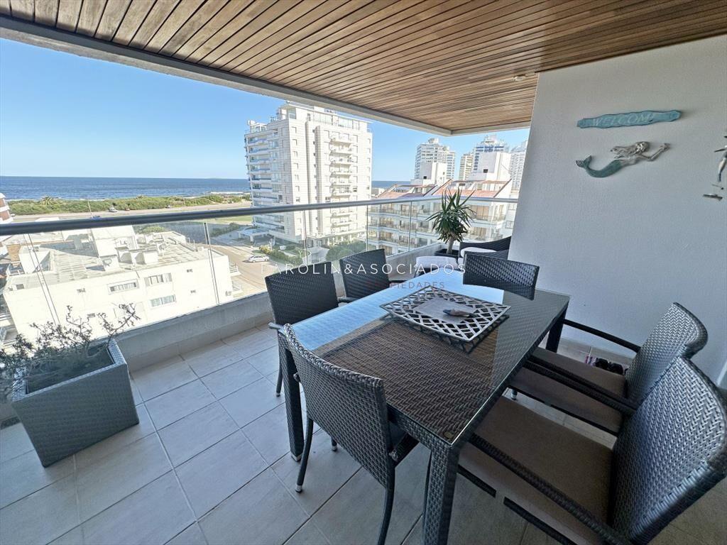 Apartamento en venta en excelente estado con al
