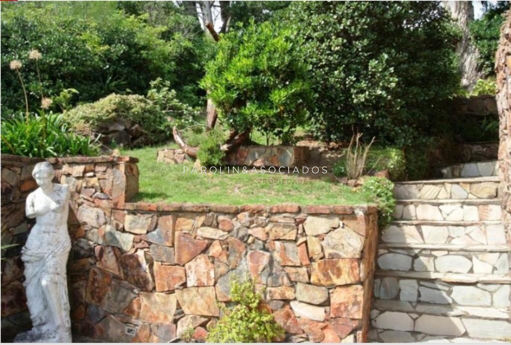 Venta de hermosa casa en punta ballena con la