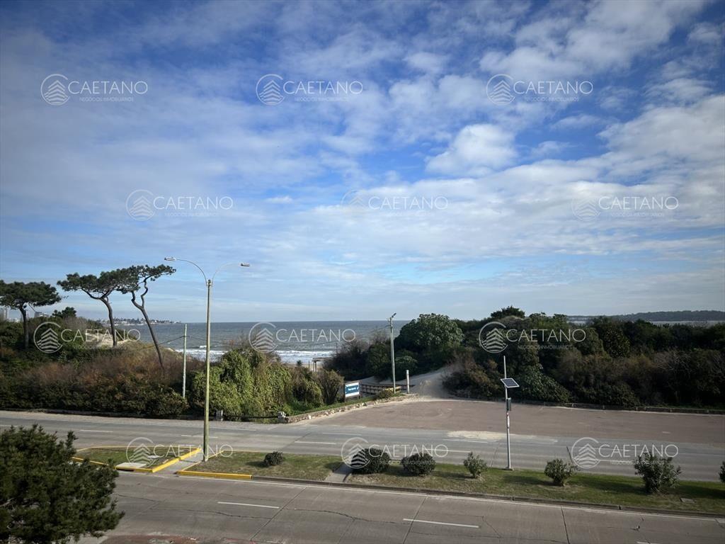 Venta apartamento primera linea Punta del Este 3 dormitorio