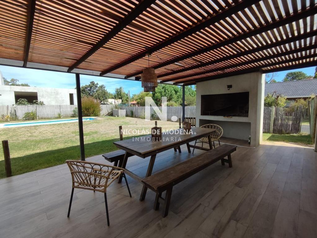 Vende impecable casa de 3 dormitorios en excelente ubicaciÃ