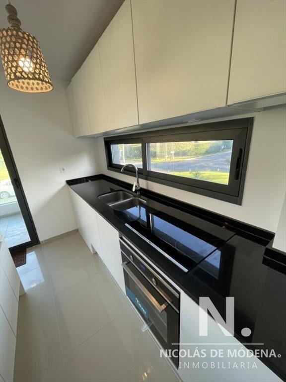 hermoso apartamento de 3 dormitorios