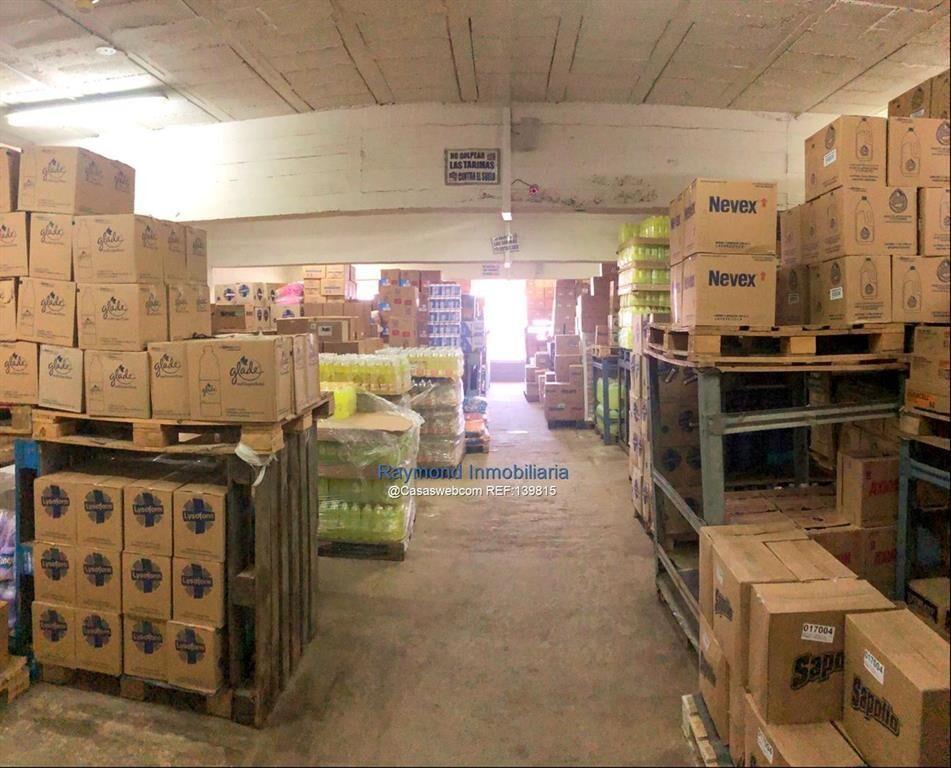 Excelente local 2000m2 en el mejor punto mayorista Goes