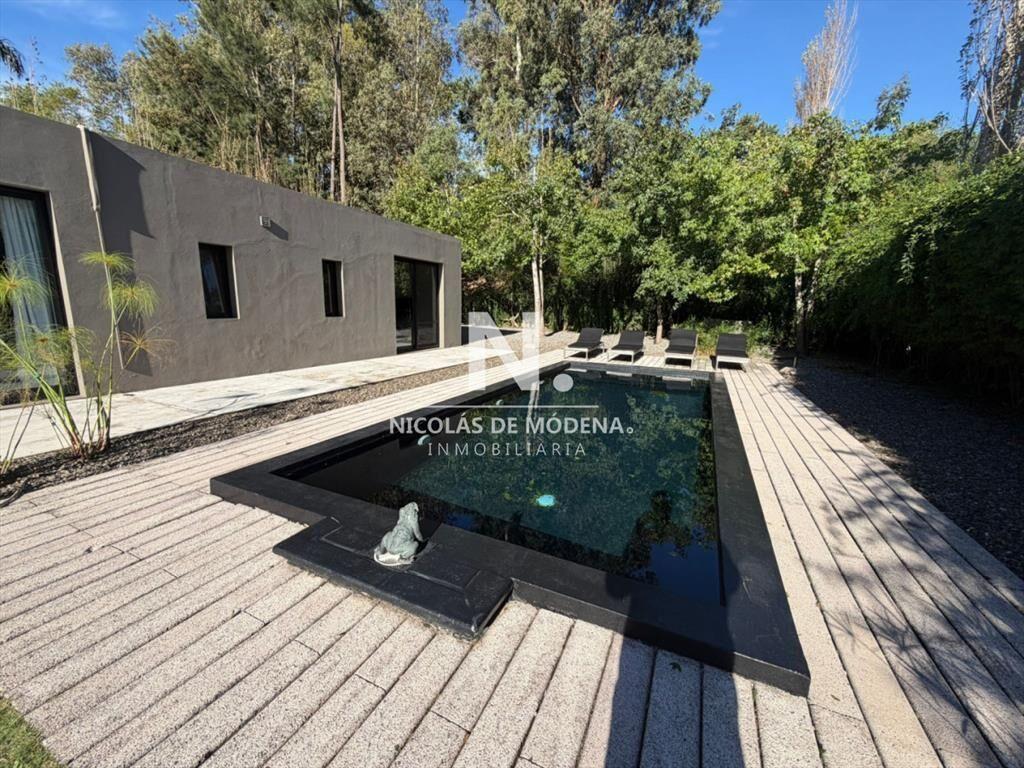 Confortable casa en Barrio Privado
