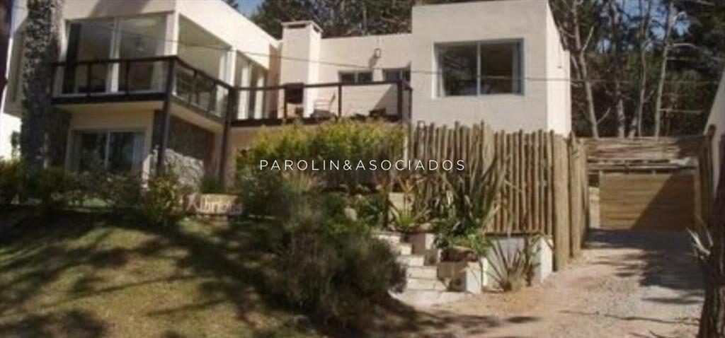 Casa en venta de 5 dormitorios, La Barra-Punta del Este