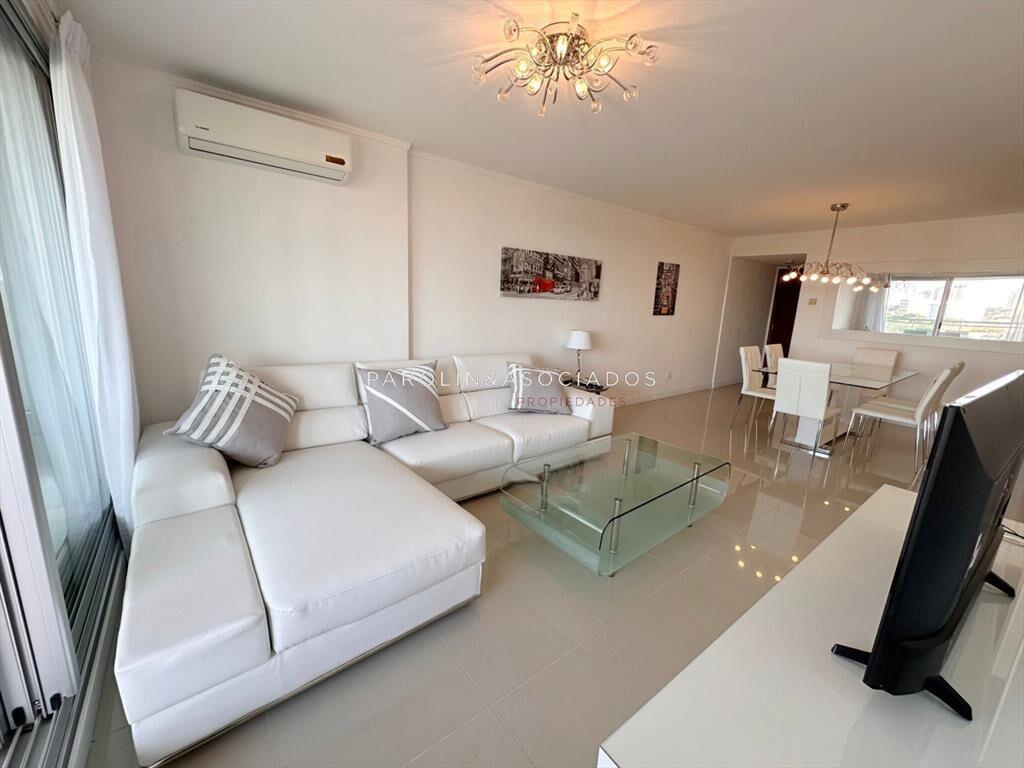 Apartamento de 3 dormitorios en venta en Edificio