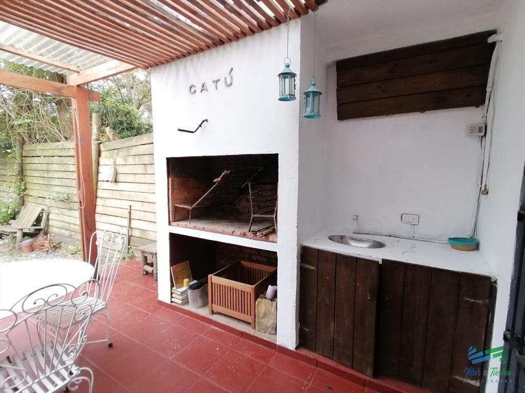ALQUILER ANUAL DE CASA EN LA BARRA, MALDONADO. - 4 DORMITOR