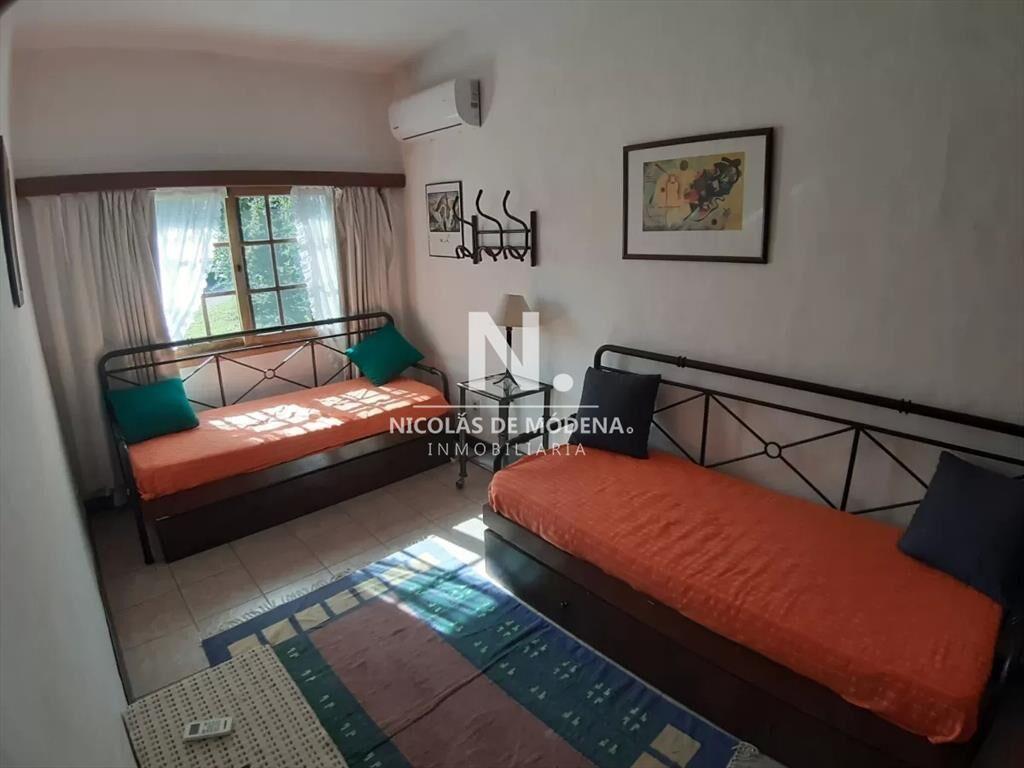 OPORTUNIDAD. VENDE CASA EN PLAYA MANSA, PUNTA DEL