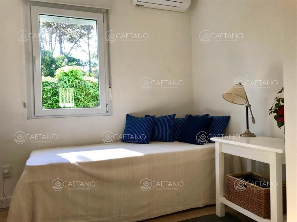 Excelente casa de 4 dormitorios en Montoya