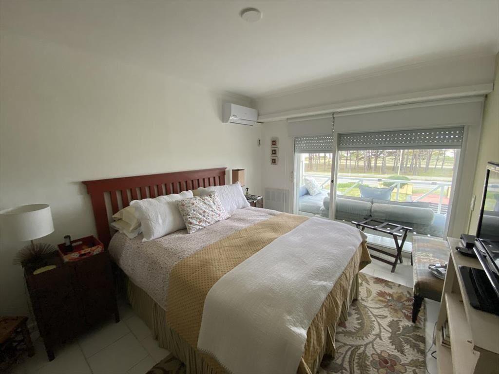 Rambla de la Brava, casi la Barra, 110 m2 , 2 dormitorios,