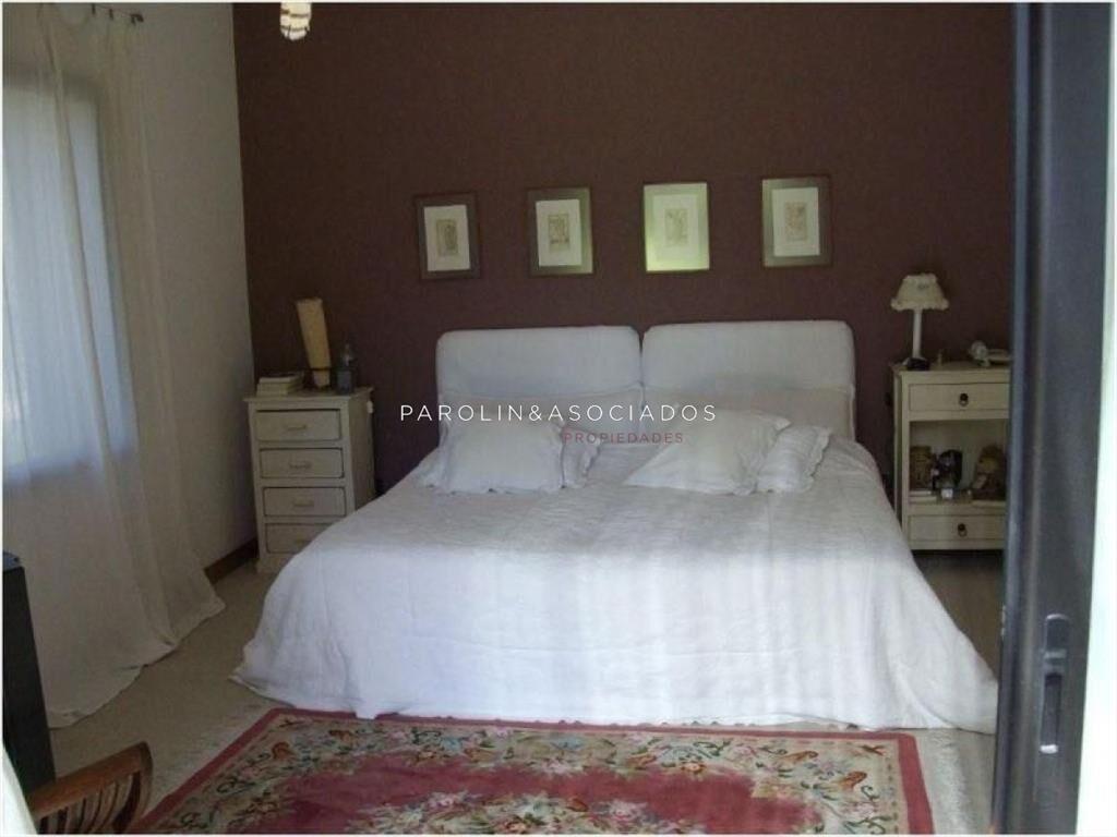Moderna casa en venta de 3 dormitorios en Punta