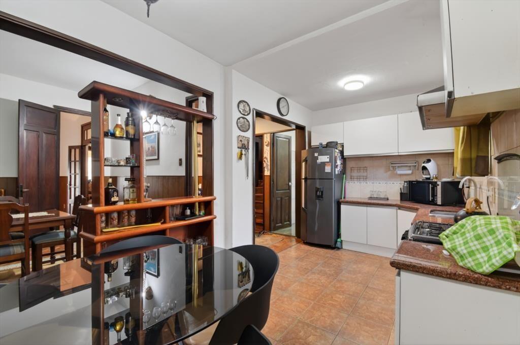 Casa en alquiler c/ cochera en Buceo