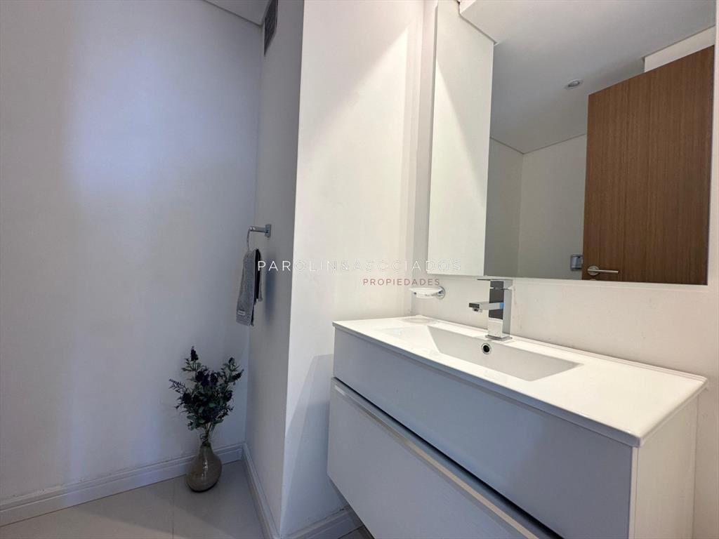 Apartamento en venta de 3 dormitorios en torre