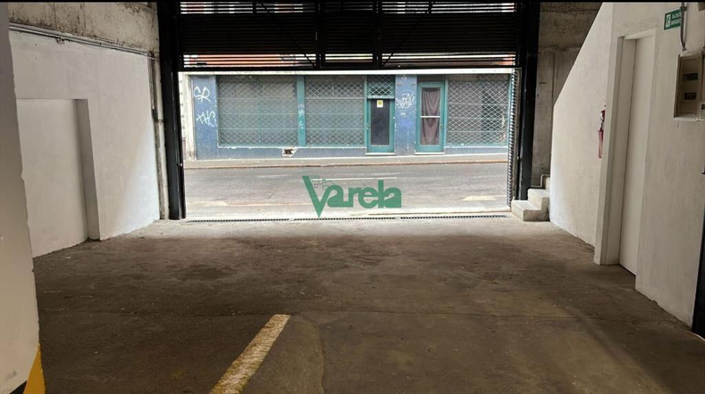 Venta Parking y Posibilidad de 7 Apartamentos