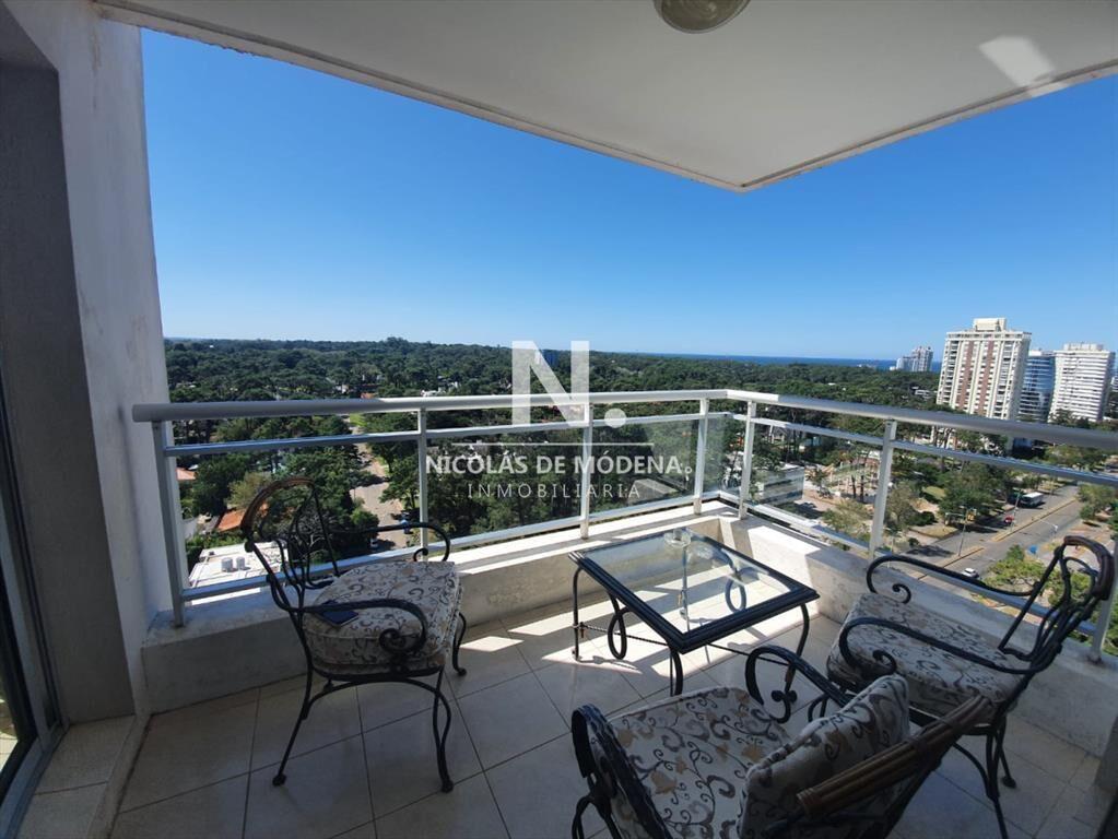 Hermoso apartamento con excelente vista!