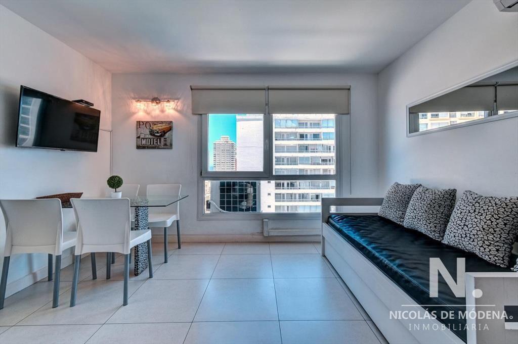 Venta de apartamento céntrico de un dormitorio con servici